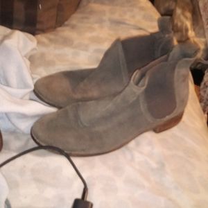 Toms mid ankle suede